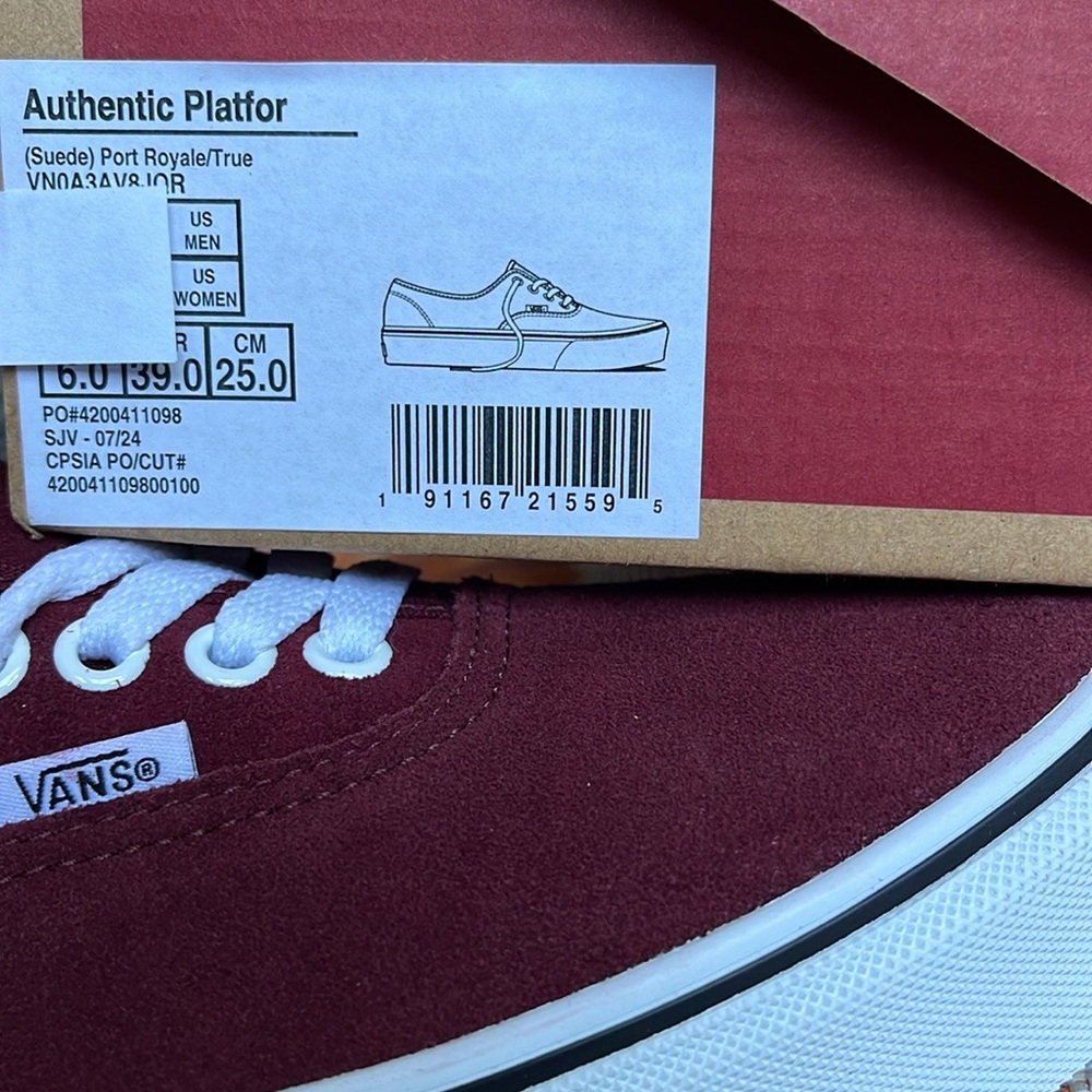 Vans WMNS Authentic Platfor
(Suede) Port Royale/True
VN0ARAVRJNR Platforms - Picture 16 of 16